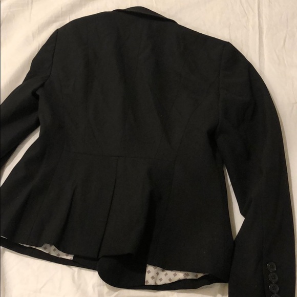 Ann Taylor Black two button blazer in petite - Picture 4 of 4